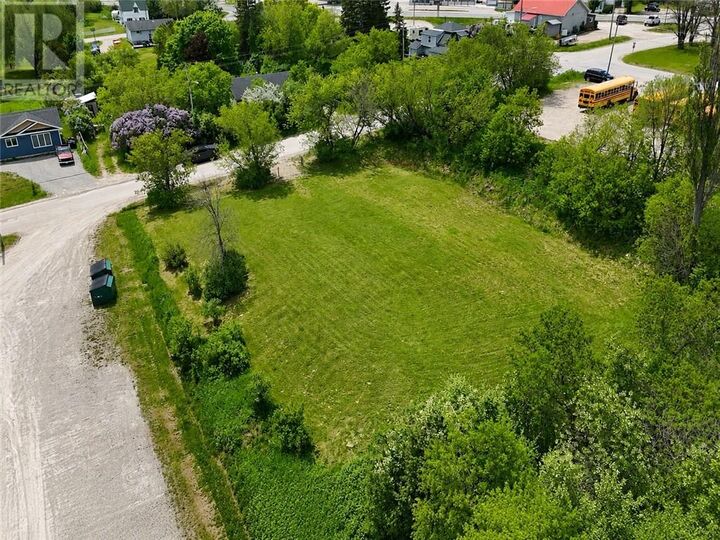 Photo de la propriété:  33 Vankoughnet Street  ON P0P 1K0 