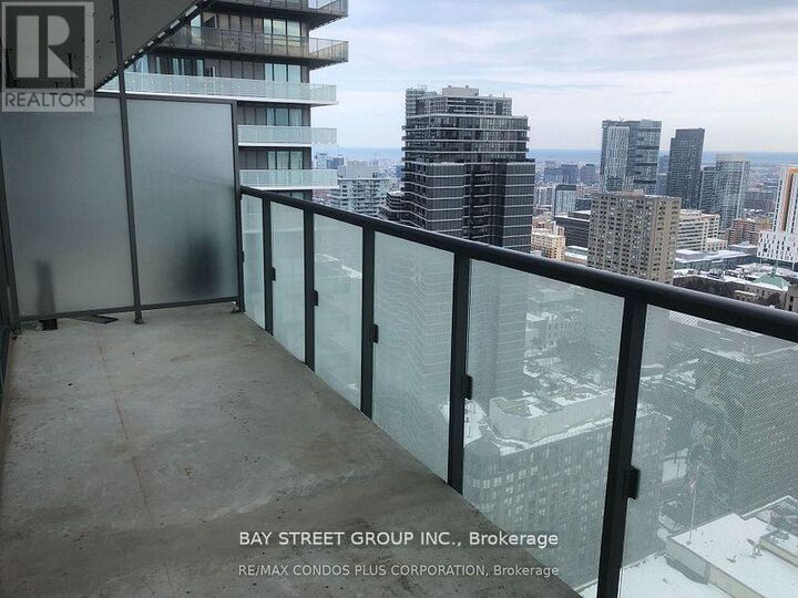 Property Photo:  15 Grenville Street 3802  ON M4Y 0B9 
