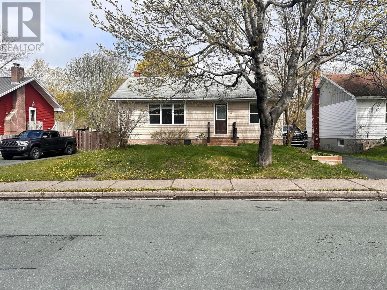 Property Photo:  16 Hatcher Street  NL A1B 1Z2 
