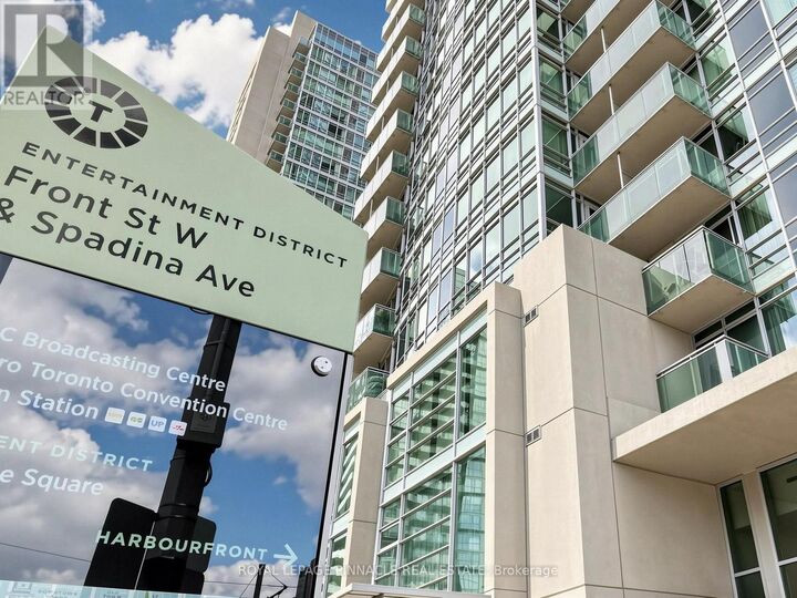 Property Photo:  397 Front St W 3110  ON M5V 3S1 