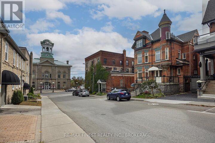 Property Photo:  10 Victoria Avenue  ON K6V 2B1 