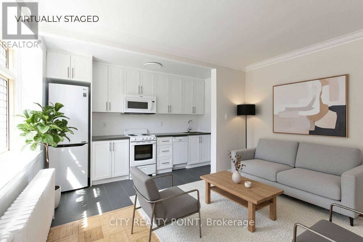 Property Photo:  396 Avenue Road 514  ON M4V 2H4 