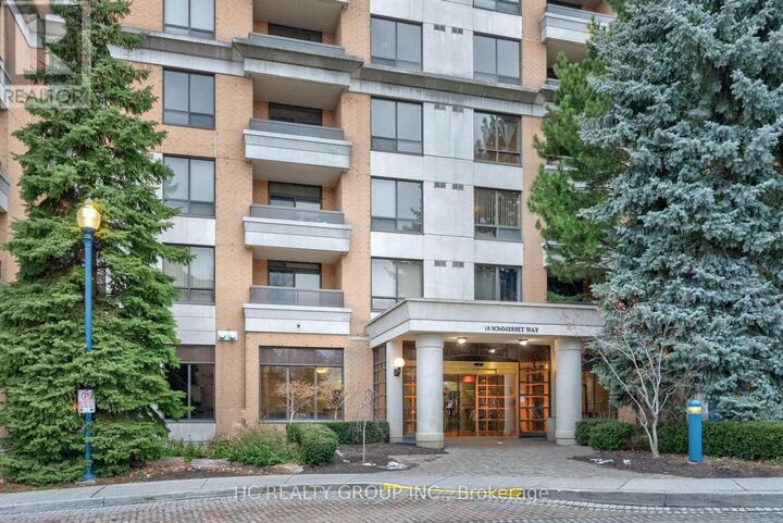 Property Photo:  18 Sommerset Way 1008  ON M2N 6X5 