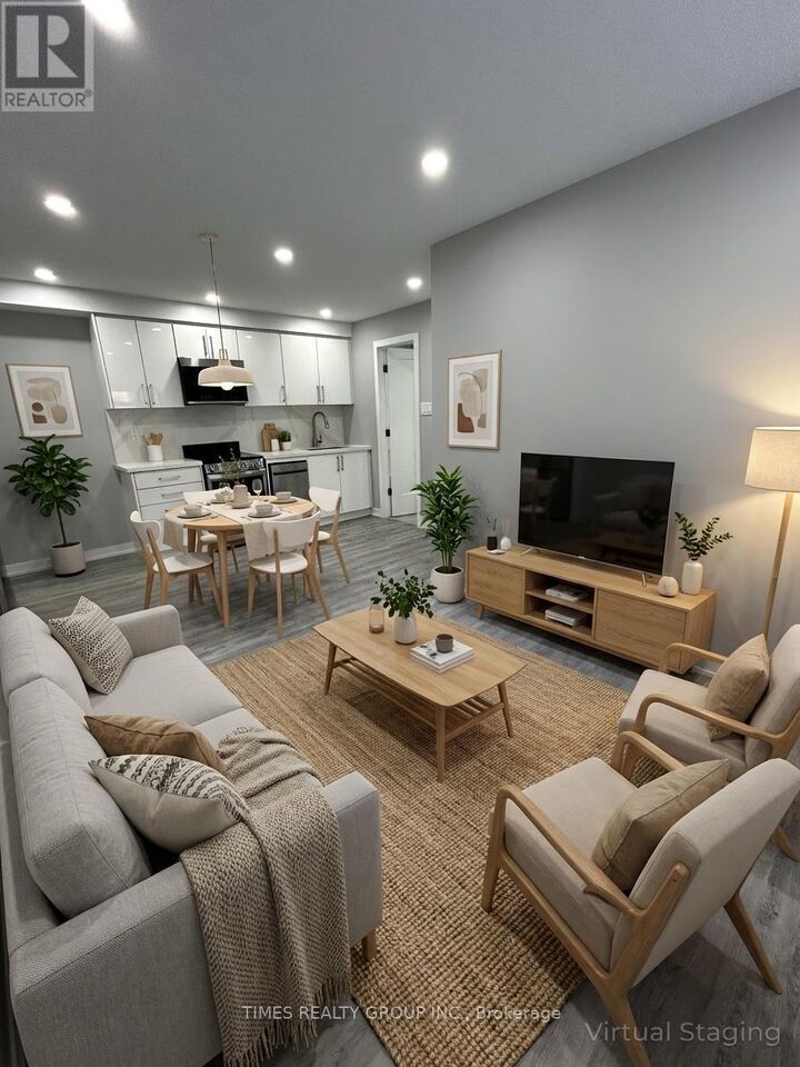 Property Photo:  15 Walmer Road 901  ON M5R 2X1 