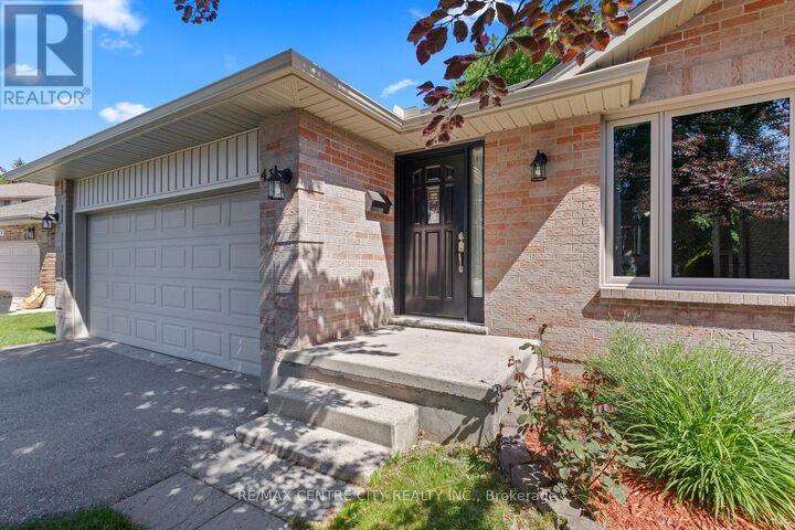 Property Photo:  43 Toronado Place  ON N5V 3V5 
