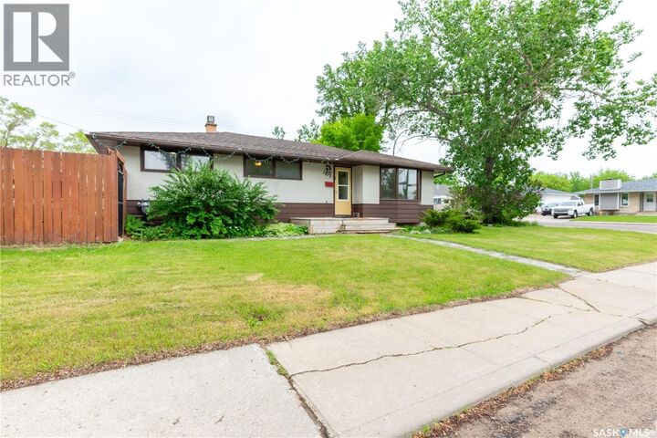 Property Photo:  3815 Van Horne Avenue  SK S4S 1M5 