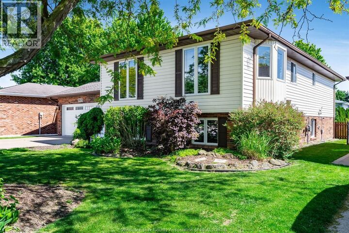Property Photo:  1615 Elmwood Avenue  ON N9C 1Y6 