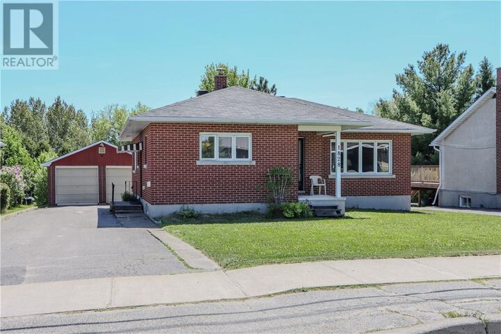 Property Photo:  1828 Southview Drive  ON P3E 2M2 