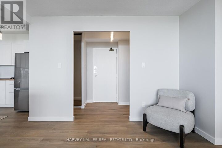 Property Photo:  155 Marlee Avenue 2204  ON M6B 4B5 
