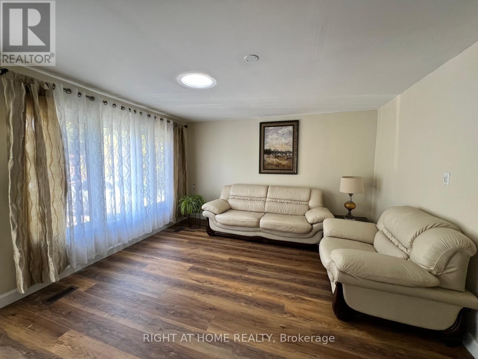 Property Photo:  3273 Cove Avenue  ON L9S 2K7 