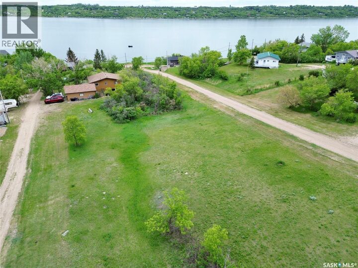 Property Photo:  615 Zephyr Street  SK S0G 4L0 