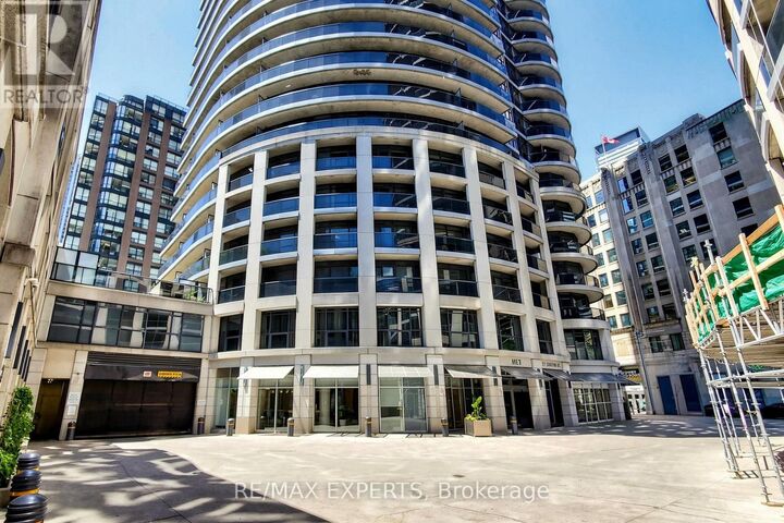 Property Photo:  21 Carlton Street 507  ON M5B 1L3 