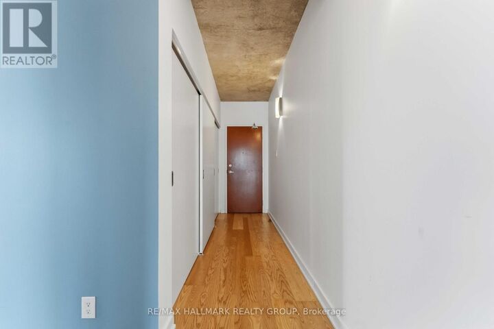 Property Photo:  324 Laurier Avenue West 2110  ON K1P 0A4 