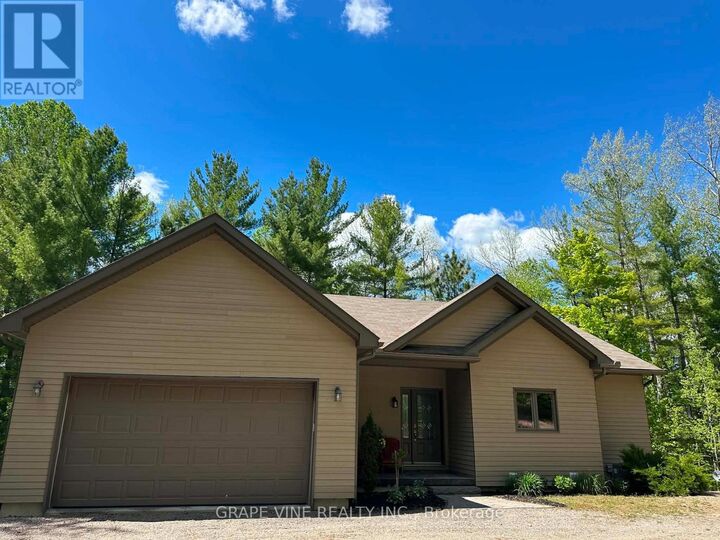Property Photo:  424 Lakewoods Drive  ON K0J 1B0 