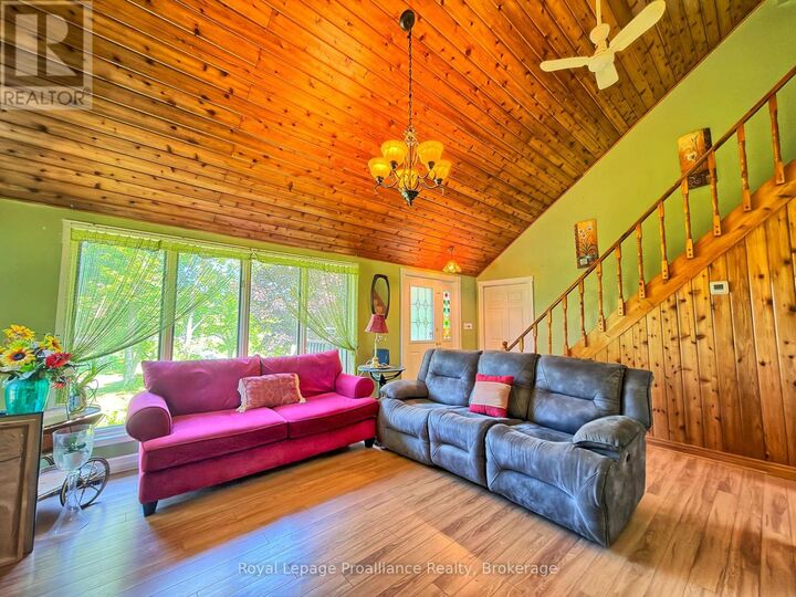 Property Photo:  144 Wellington Street  ON K0K 2C0 
