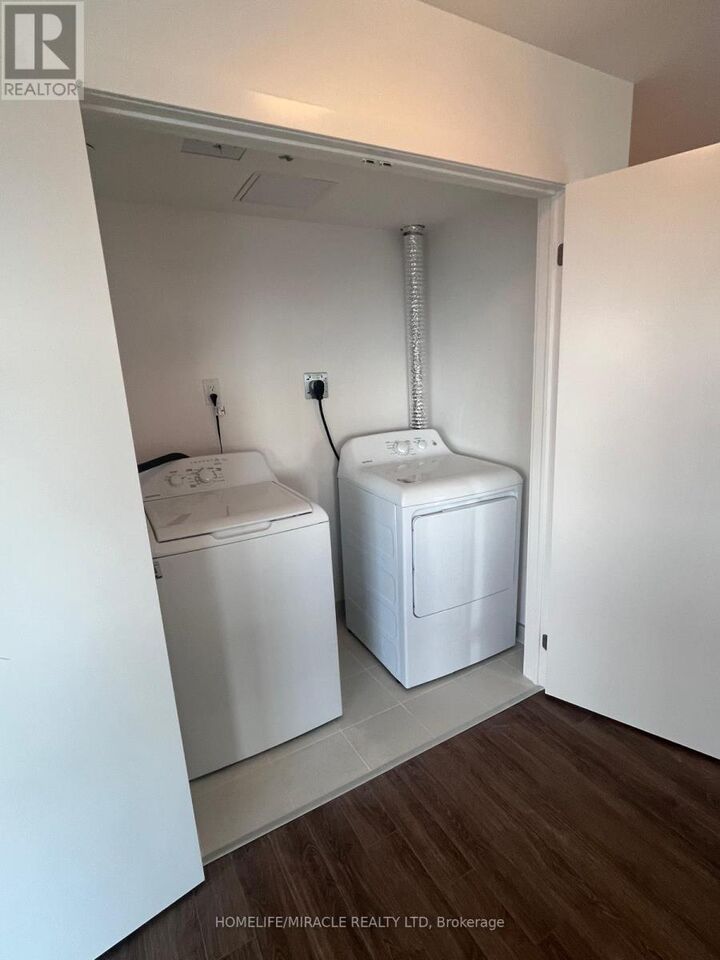 Photo de la propriété:  55 Clarington Boulevard 809  ON L1C 0A1 