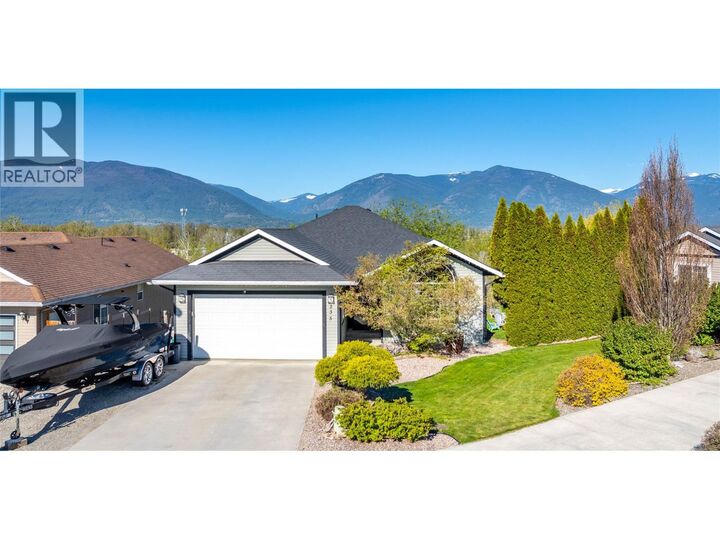 Property Photo:  235 3rd Avenue South  BC V0B 1G3 