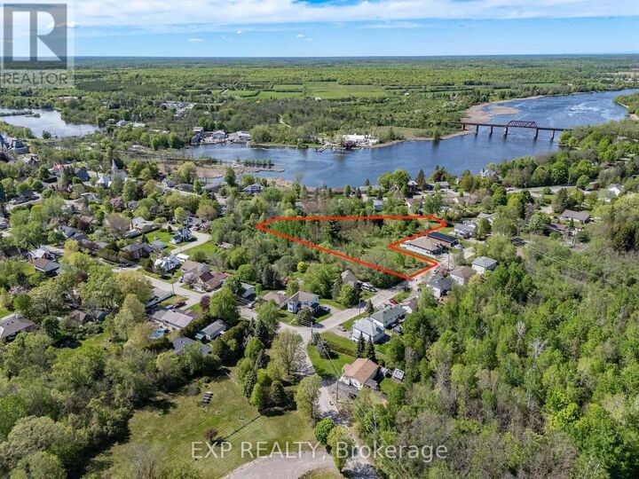 Property Photo:  160 Charlotte Street  ON K0G 1N0 