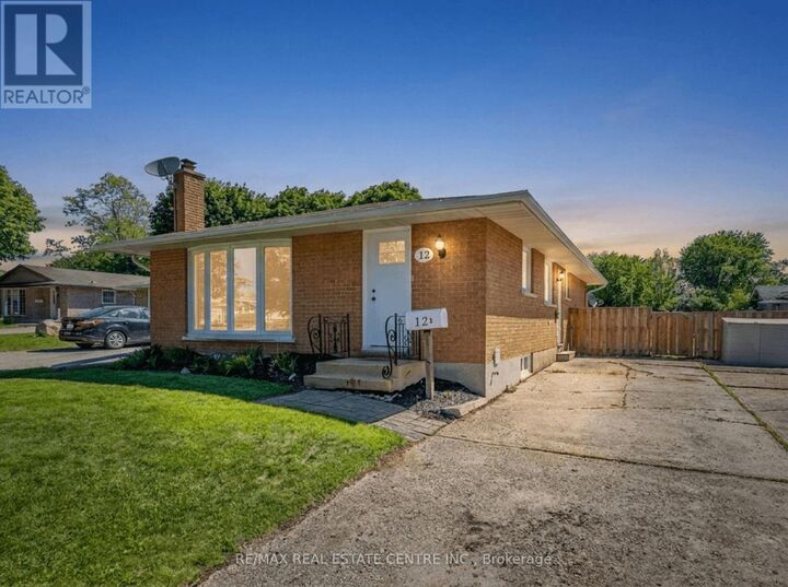 Photo de la propriété:  12 Selkirk Court  ON N2E 1M3 