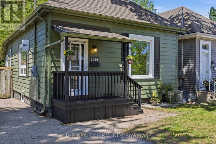 Property Photo:  1068 Margaret Street  ON N5W 2K1 