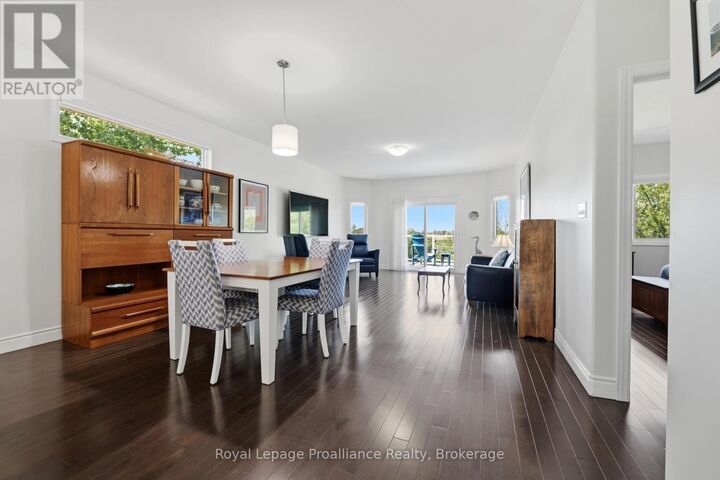 Property Photo:  17 Hanover Court  ON K8N 4Z5 
