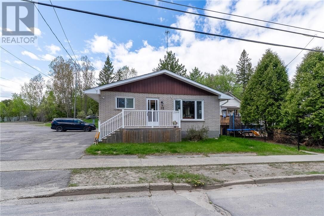 Property Photo:  32 Edward Avenue  ON  