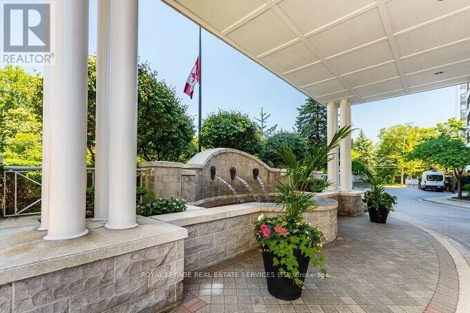 Property Photo:  1 Aberfoyle Crescent 709  ON M8X 2X8 