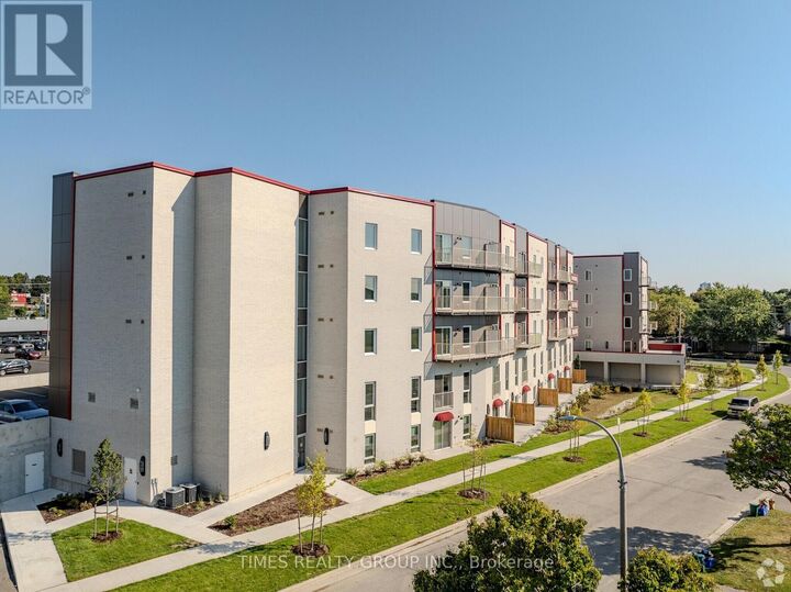 Property Photo:  301 Westmount Road West  ON N2M 1S3 