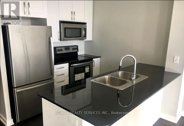 Property Photo:  4065 Brickstone Mews 2805  ON L5B 0G3 