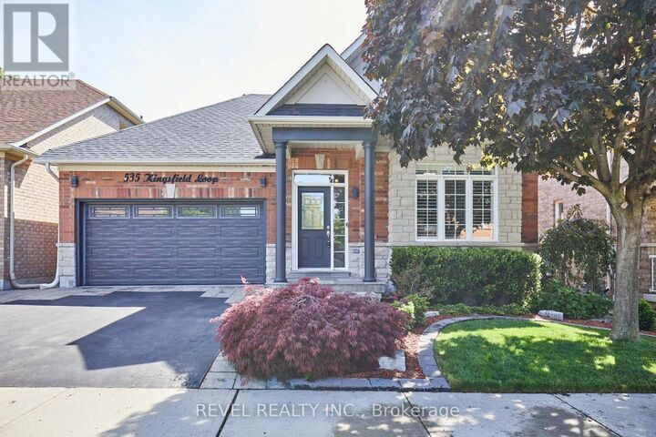 Property Photo:  535 Kingsfield Loop  ON L1K 0H8 
