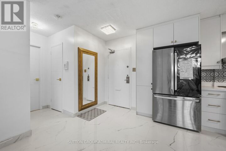 Photo de la propriété:  5 Parkway Forest Drive G8  ON M2J 1L2 