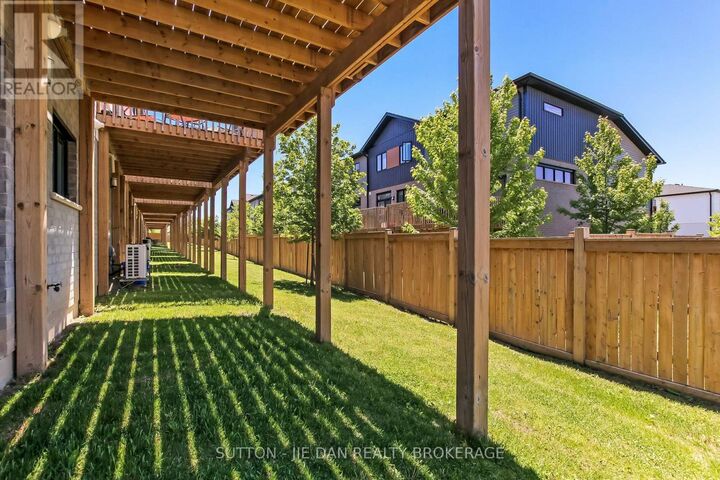 Property Photo:  819 Kleinburg Drive 2  ON N5X 0N6 