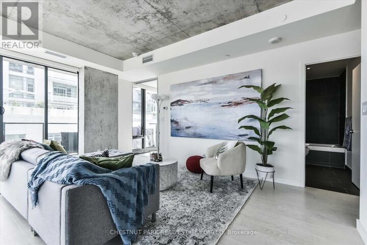 Property Photo:  111 Bathurst Street 908  ON M5V 2R1 