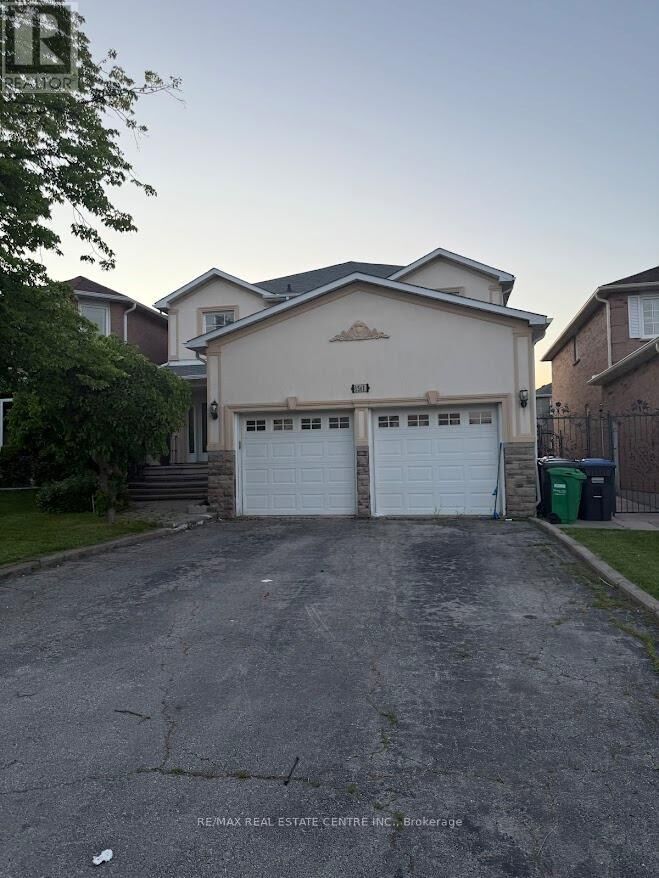 Property Photo:  1561 Wintergrove Gardens  ON L5M 3Z9 