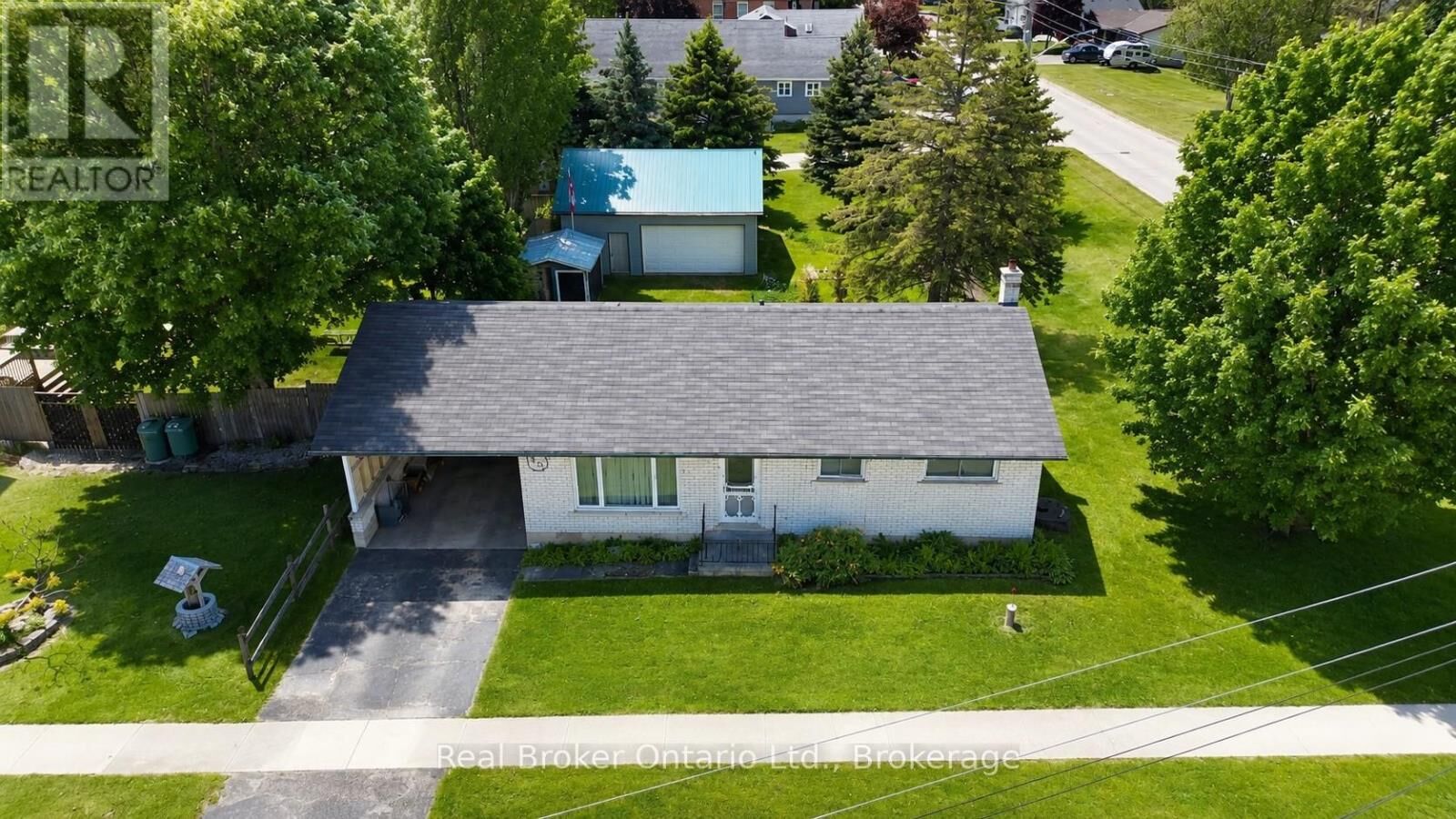 Property Photo:  815 Albert Street East  ON N0G 1C0 