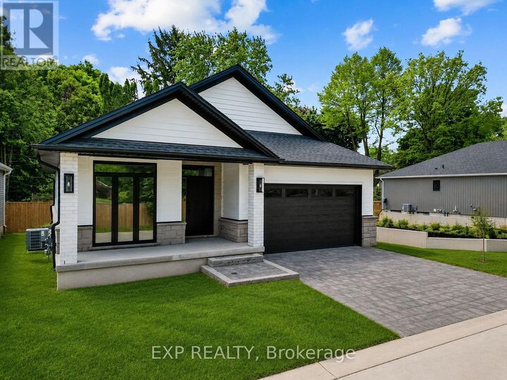 Property Photo: 430 Head Street North 14 ON N7G 2K2