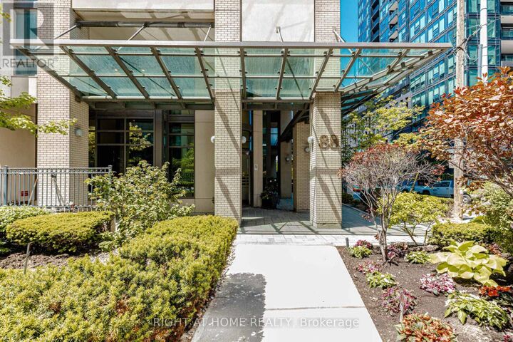 Property Photo:  88 Broadway Avenue East 1605  ON M4P 0A5 