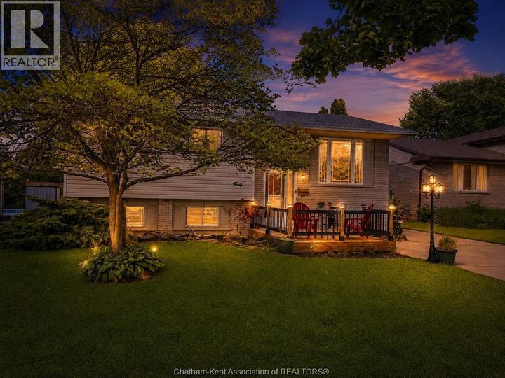 Property Photo:  40 Thornhill Crescent  ON N7L 4M3 