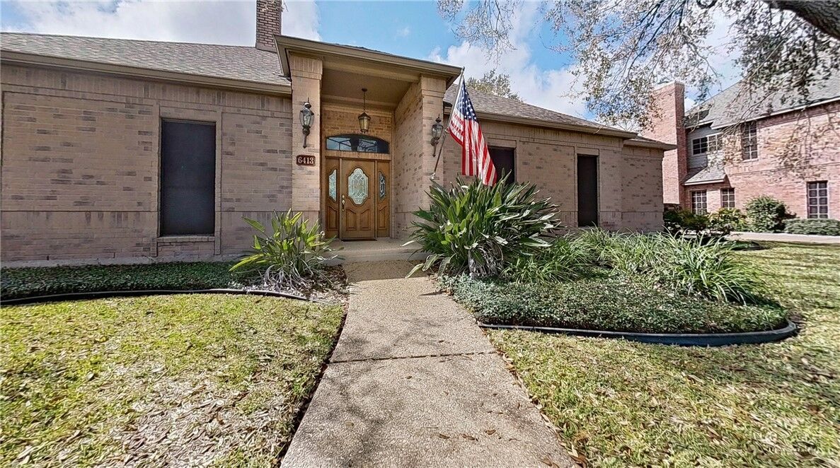 Property Photo: 6413 Haubourdin TX 78414