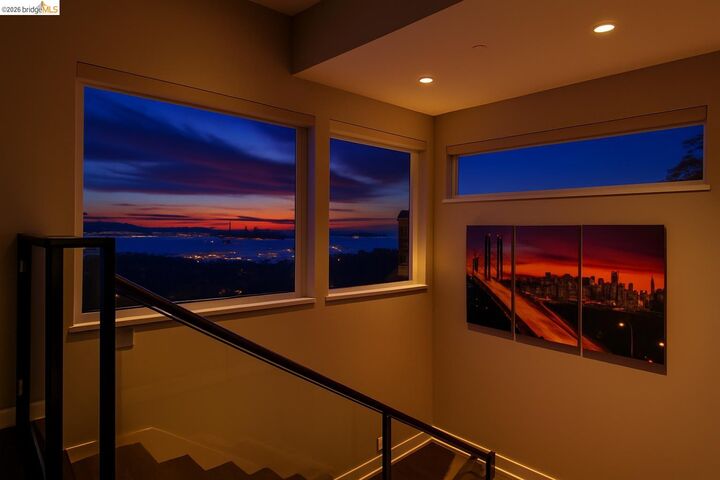 Property Photo:  25 Diablo Dr  CA 94611 
