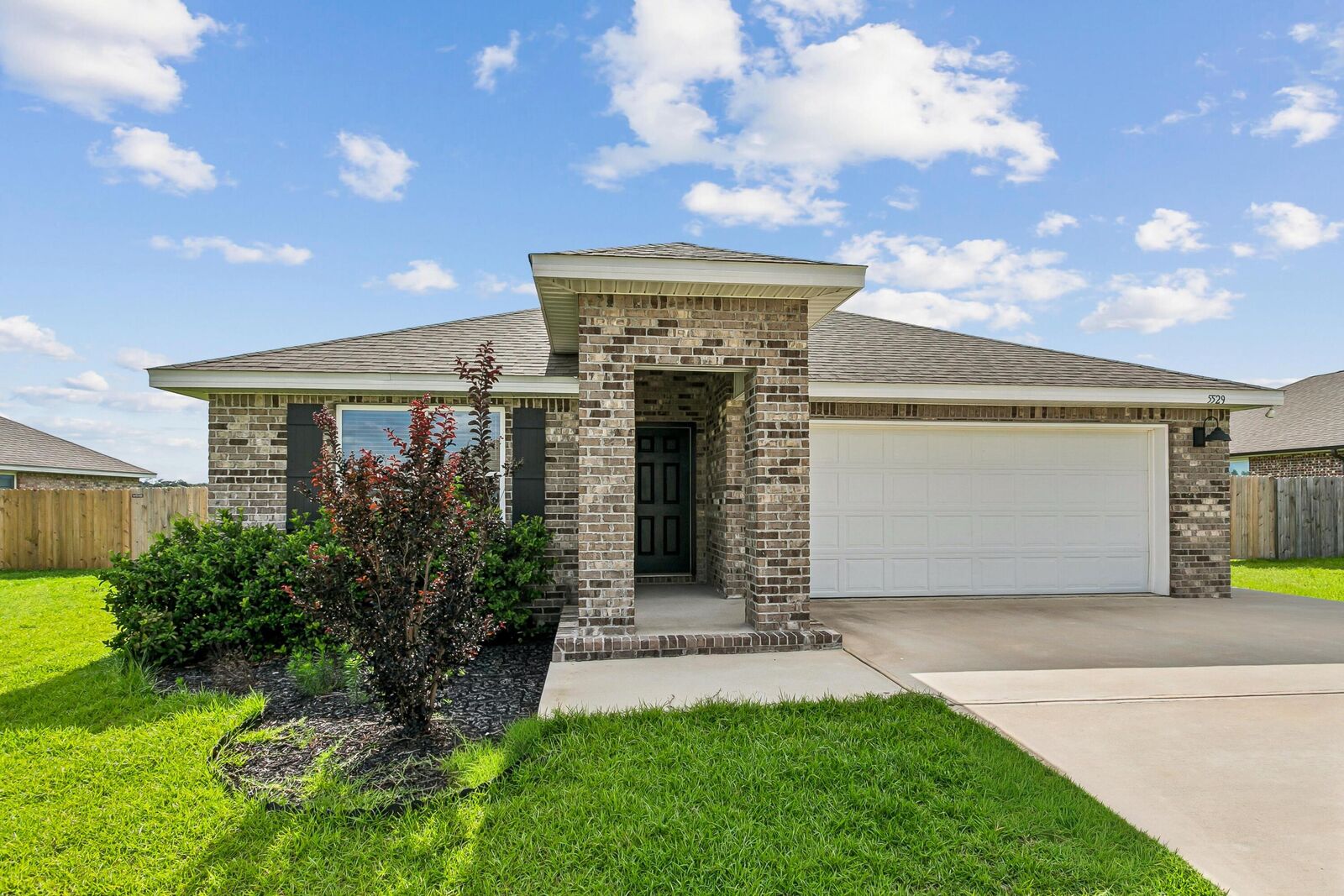 Property Photo:  5529 Silverbell Drive  FL 32583 