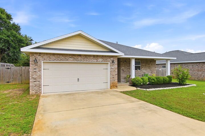 Property Photo:  473 Sara Avenue  FL 32569 