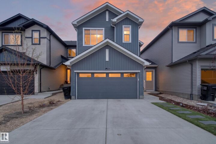 Property Photo:  1412 11 Avenue NW  AB T6T 2W4 