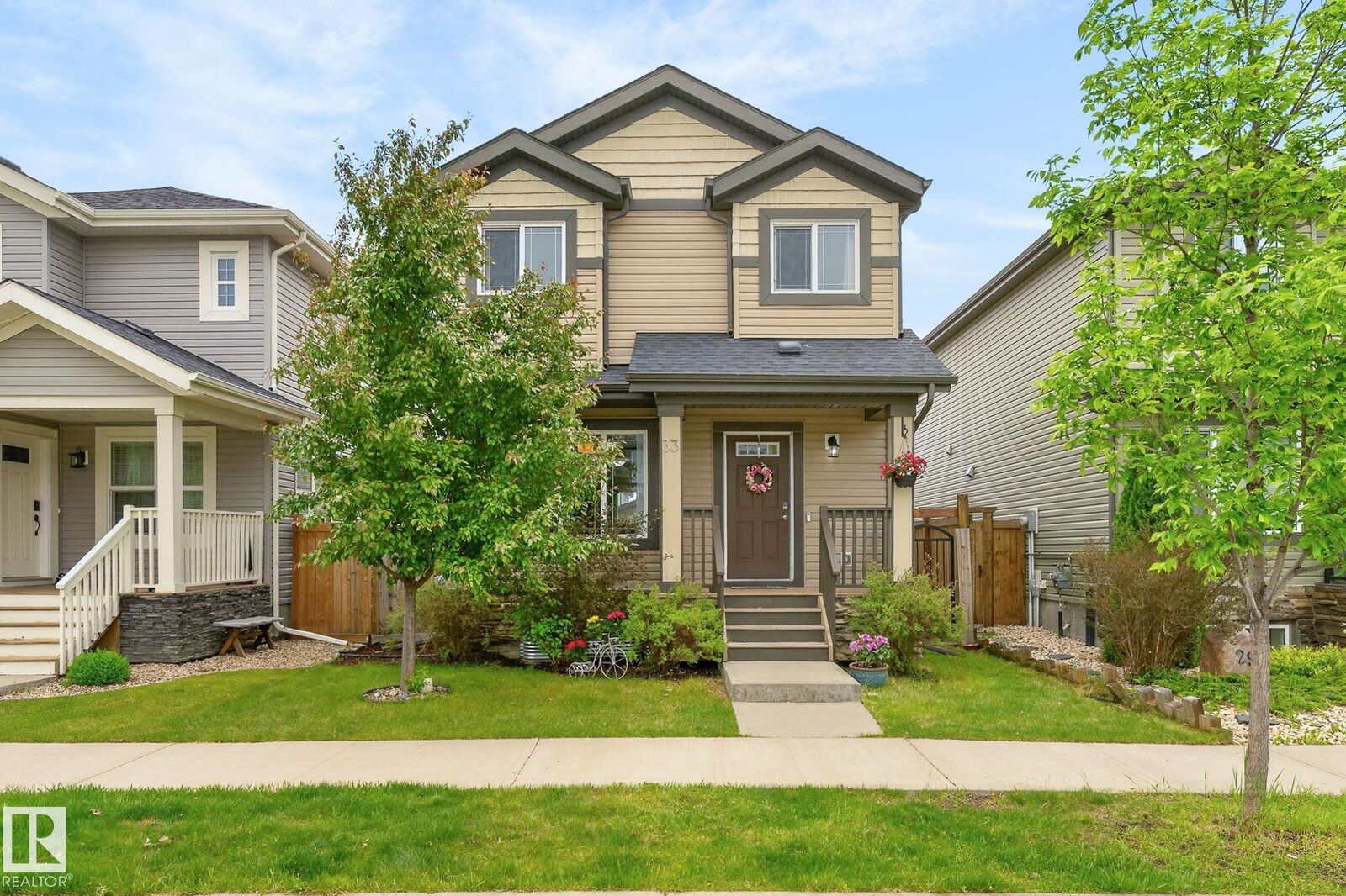 Property Photo:  33 Durrand Bend  AB T8L 0N1 