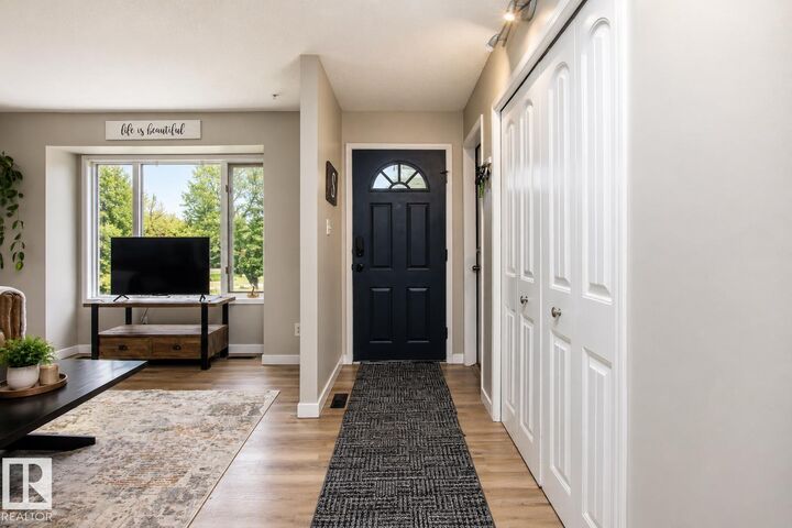 Property Photo:  22 Dewberry Place  AB T8H 1M5 