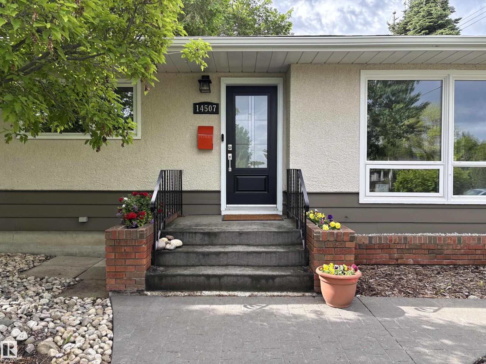 Property Photo:  14507 88 Avenue NW  AB T5R 4J7 