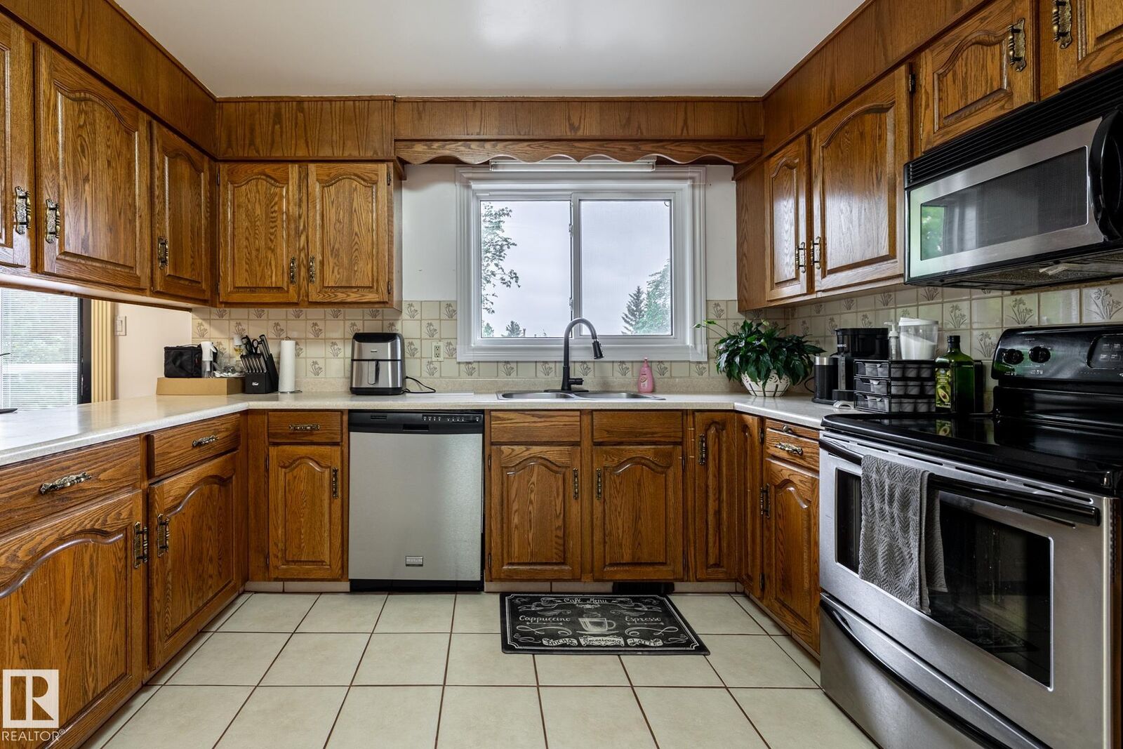 Photo de la propriété: 16312 119 Street NW AB T5X 4T5