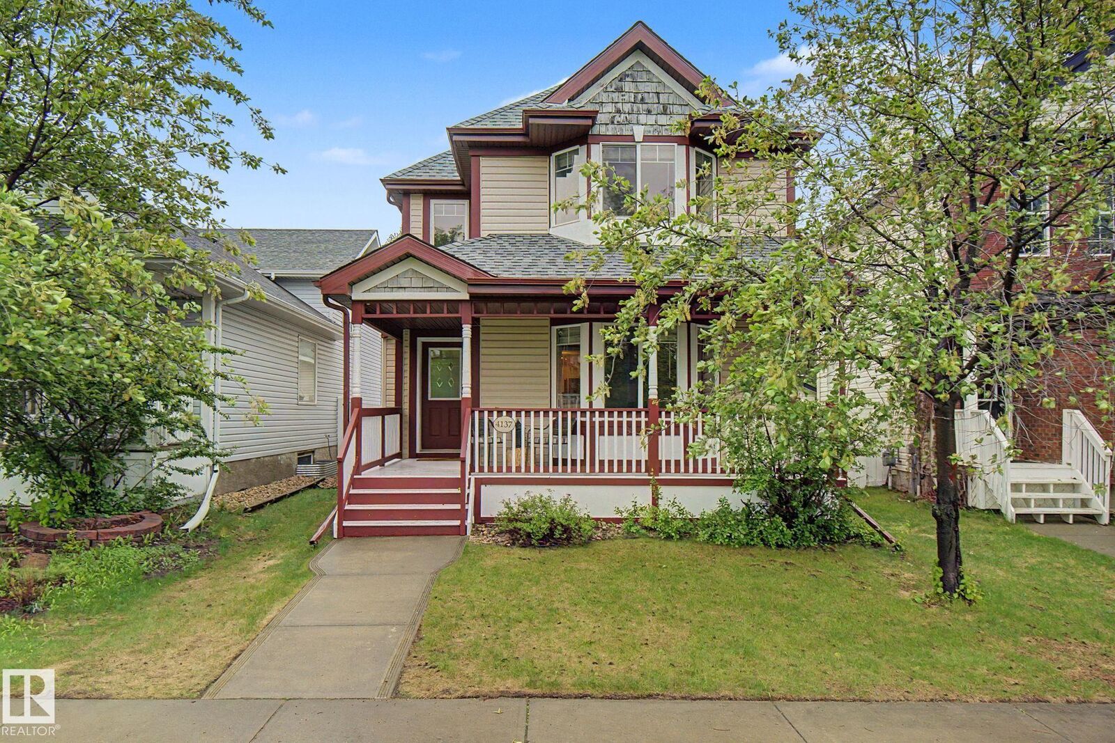 Property Photo:  4137 Tompkins Way NW  AB T6R 3E6 