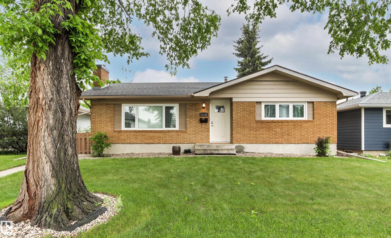 Property Photo:  11135 49 Avenue NW  AB T6H 0G5 