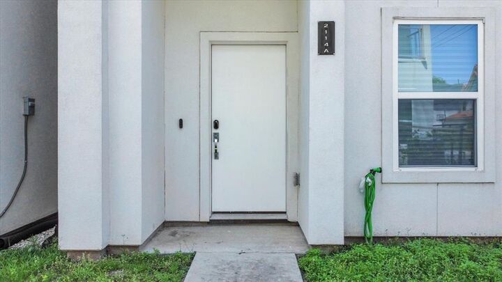 Property Photo: 2114 Engelmohr Street A TX 77054